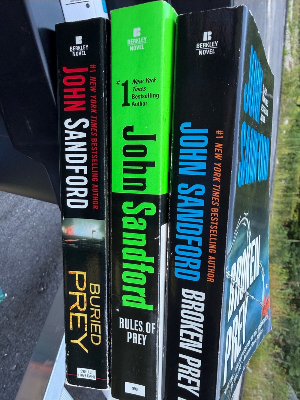 3 BOOKS- John Sandford Broken Prey. Rules of Prey. Buried Prey.